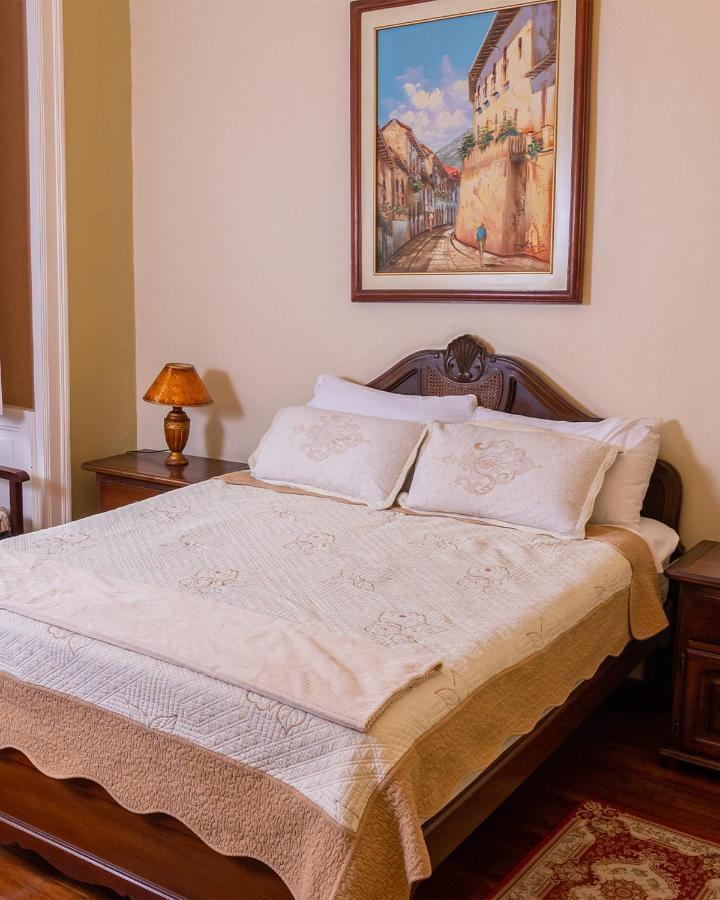 Отель Casa Colonial Кито Экстерьер фото
